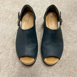 El Naturalista Leather Sandals - Size 7 (37)